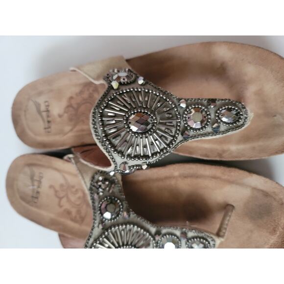 Dansko Pamela Light Gray Nubuck Jeweled Thong Sandals Size EU 38 - Picture 6 of 9